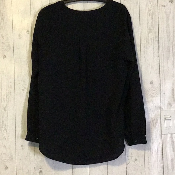 Women’s 14 and 16 Lands’ End Black V-Neck Blouses - Picture 2 of 7